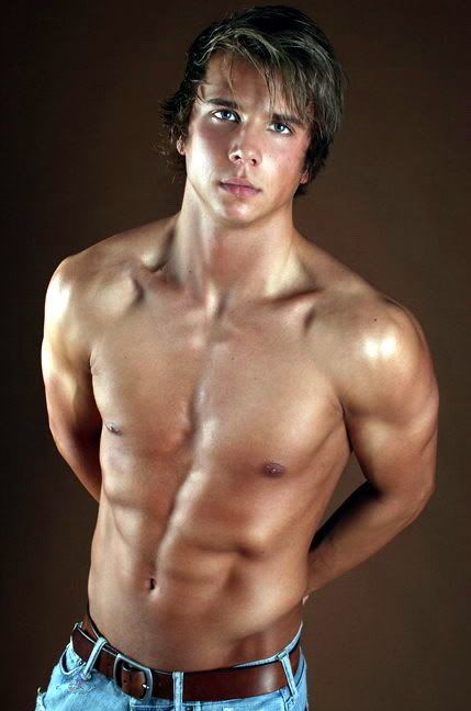  Hot shirtless guy in jeans