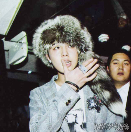 G-dragon fur hat Pictures, Images and Photos