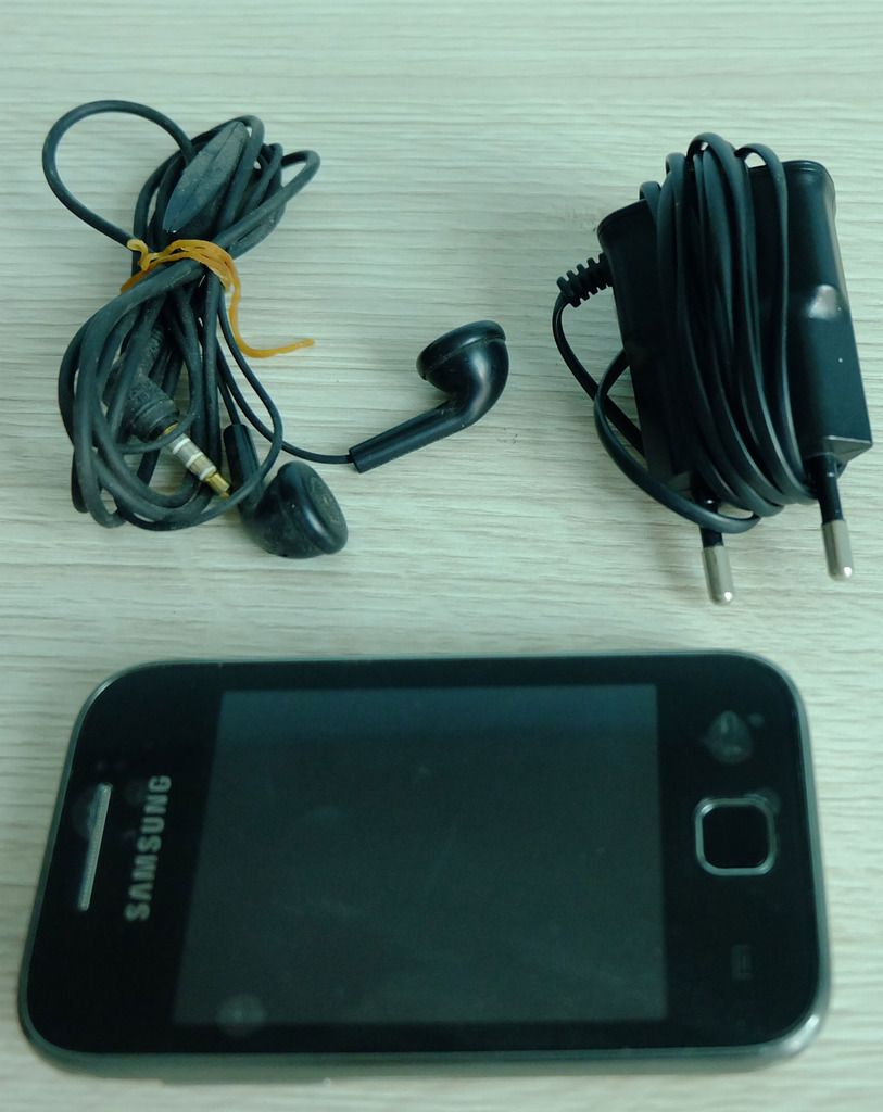 Samsung Galaxy Young 700k - 1