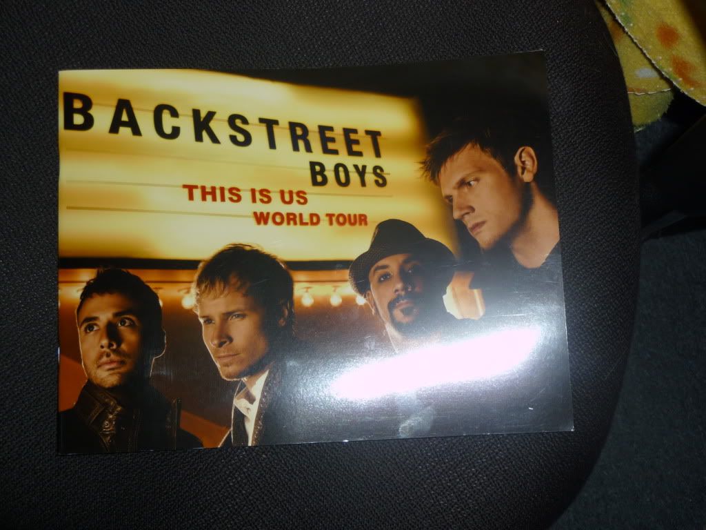 http://i249.photobucket.com/albums/gg240/Helly_K/Backstreet%20Boys/TourBook_ThisIsUs.jpg