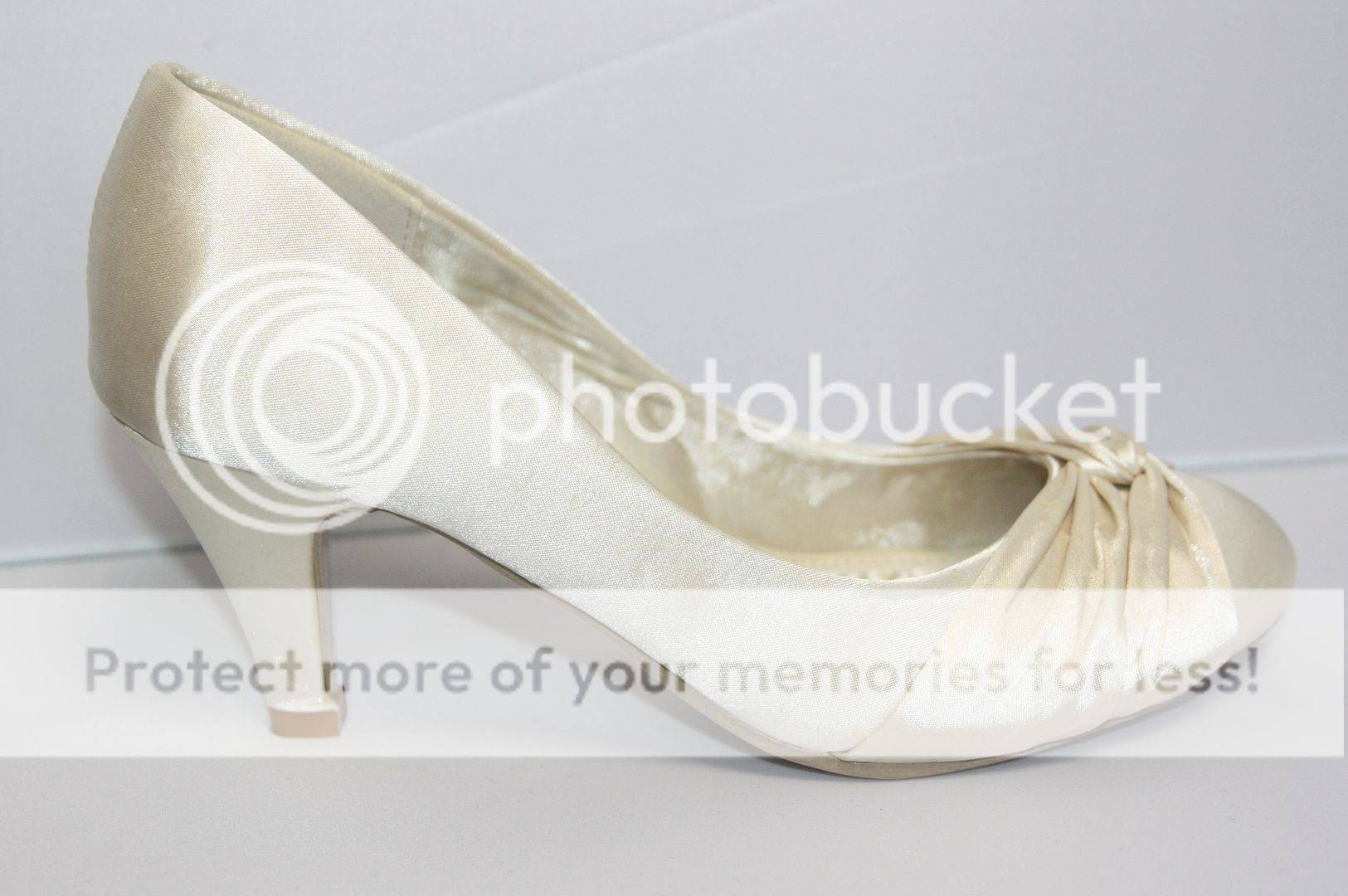 SATIN BRAUTSCHUHE BEIGE GOLD MIT SCHLEIFE SEHR EDEL  