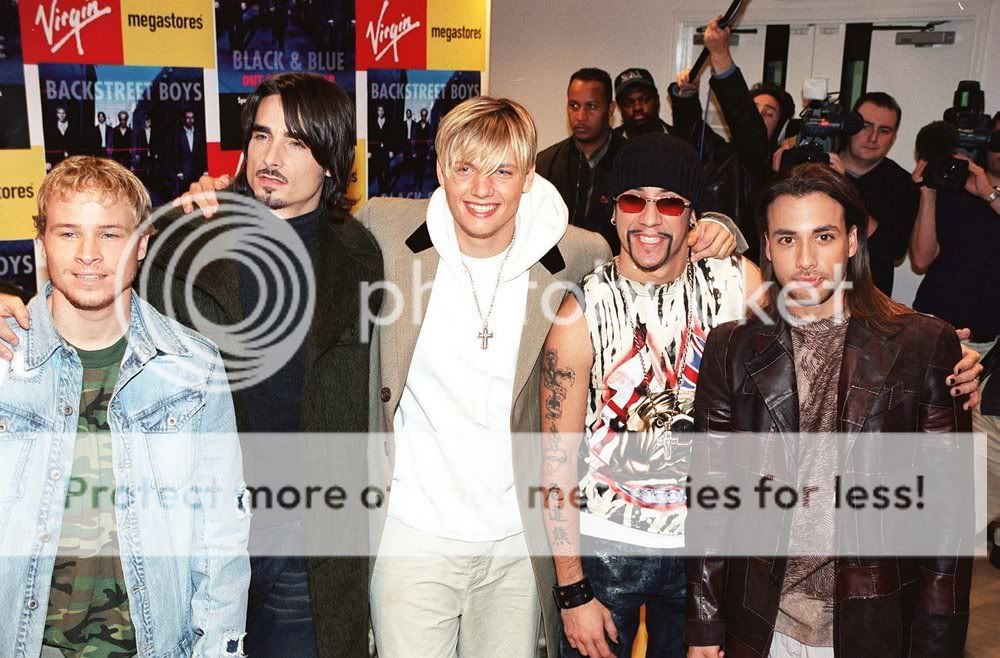 http://i249.photobucket.com/albums/gg240/Helly_K/Backstreet%20Boys/2000_11_09_-_Virgin_Megastore_Re-1.jpg