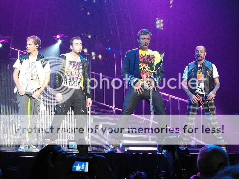 http://i249.photobucket.com/albums/gg240/Helly_K/Backstreet%20Boys/33-3.jpg