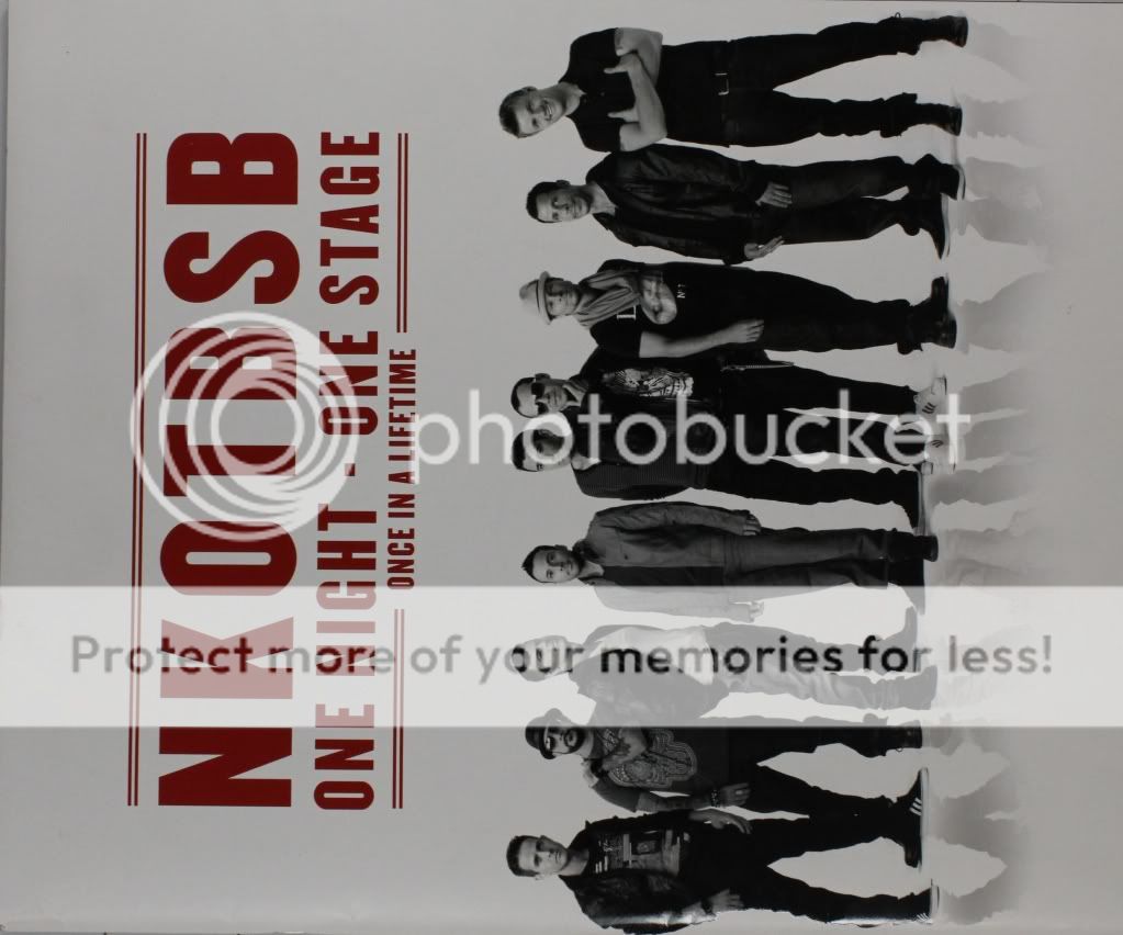 http://i249.photobucket.com/albums/gg240/Helly_K/Backstreet%20Boys/NKOTBSB%20Tourbook/IMG20120120191944.jpg