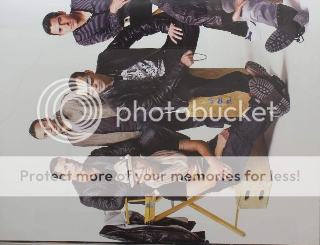 http://i249.photobucket.com/albums/gg240/Helly_K/Backstreet%20Boys/NKOTBSB%20Tourbook/IMG20120120193421.jpg