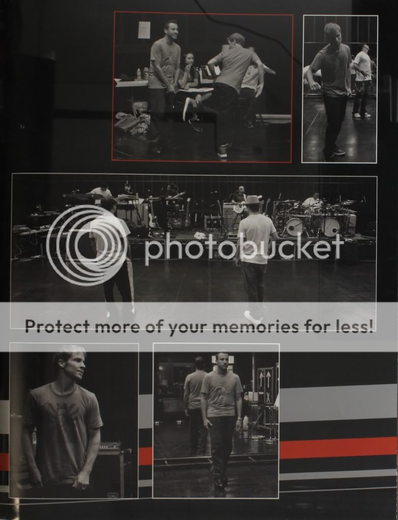 http://i249.photobucket.com/albums/gg240/Helly_K/Backstreet%20Boys/NKOTBSB%20Tourbook/IMG20120120193947.jpg