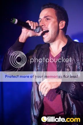 http://i249.photobucket.com/albums/gg240/Helly_K/Backstreet%20Boys/NNJLiveSessions21.jpg