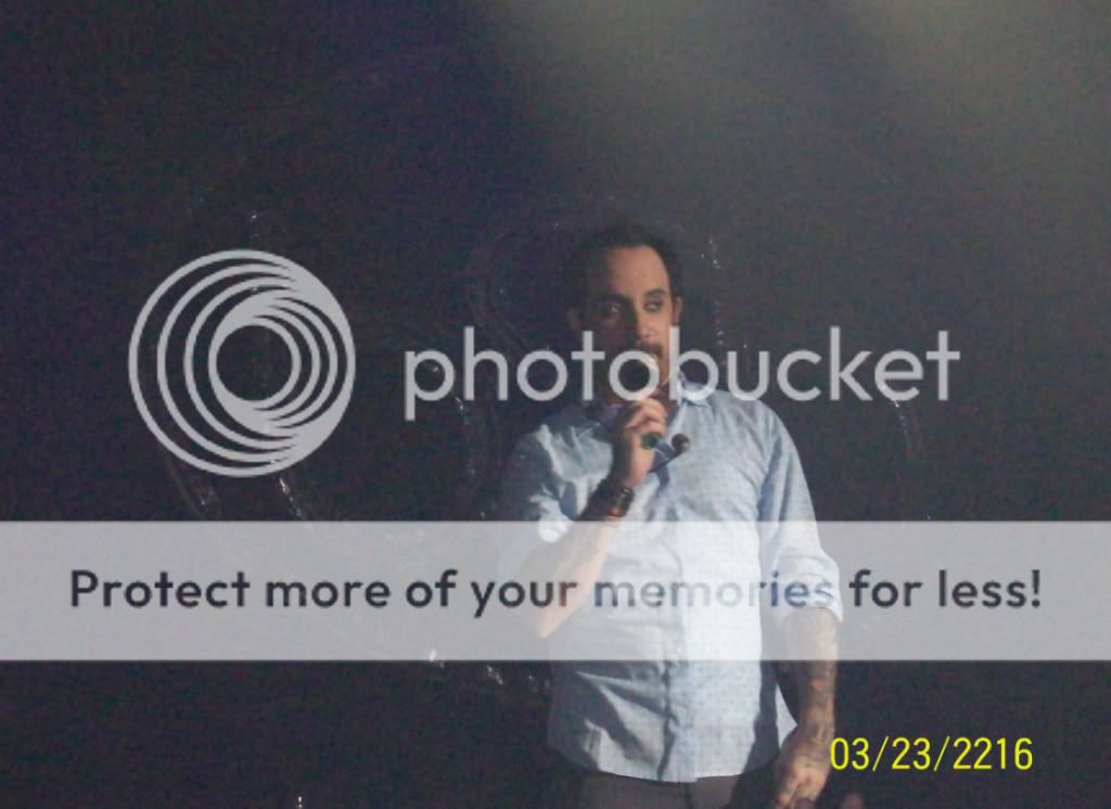 http://i249.photobucket.com/albums/gg240/Helly_K/Backstreet%20Boys/ReadingPA_04.jpg