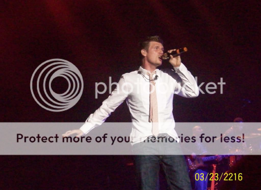 http://i249.photobucket.com/albums/gg240/Helly_K/Backstreet%20Boys/ReadingPA_15.jpg