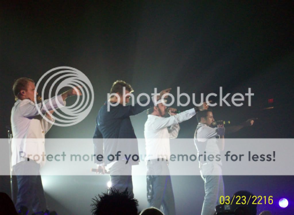 http://i249.photobucket.com/albums/gg240/Helly_K/Backstreet%20Boys/ReadingPA_35.jpg