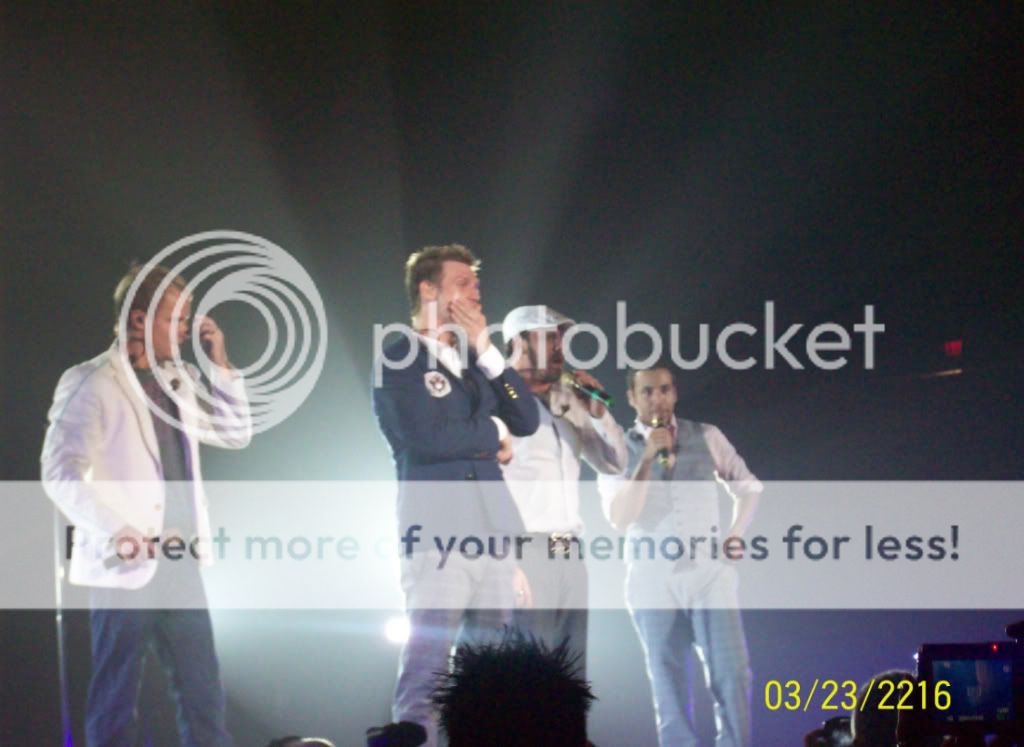 http://i249.photobucket.com/albums/gg240/Helly_K/Backstreet%20Boys/ReadingPA_36.jpg