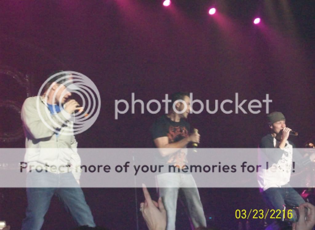 http://i249.photobucket.com/albums/gg240/Helly_K/Backstreet%20Boys/ReadingPA_46.jpg