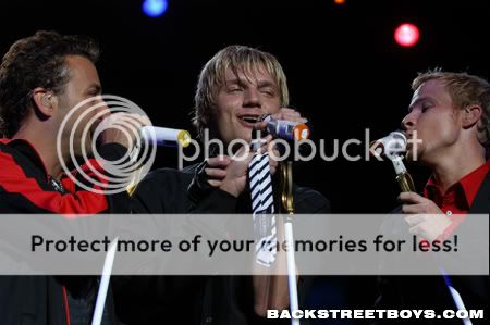 http://i249.photobucket.com/albums/gg240/Helly_K/Backstreet%20Boys/Sweet%20Couple/____________.jpg