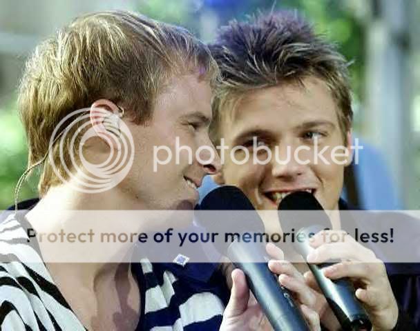 http://i249.photobucket.com/albums/gg240/Helly_K/Backstreet%20Boys/Sweet%20Couple/post-5-1127963099.jpg