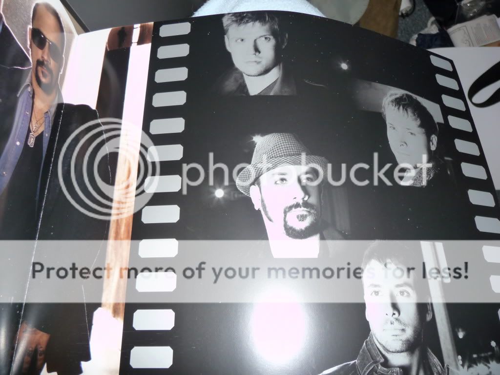 http://i249.photobucket.com/albums/gg240/Helly_K/Backstreet%20Boys/TourBook_ThisIsUs11.jpg