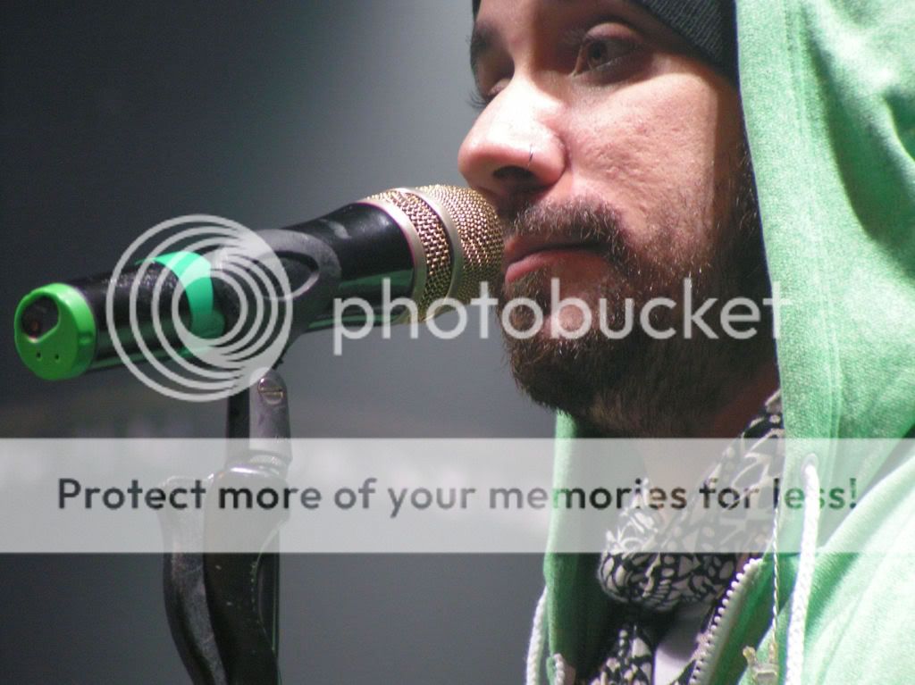 http://i249.photobucket.com/albums/gg240/Helly_K/Backstreet%20Boys/Wallingford-Soundcheck18.jpg