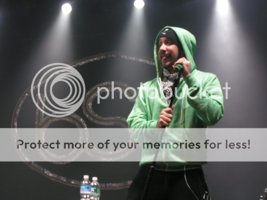 http://i249.photobucket.com/albums/gg240/Helly_K/Backstreet%20Boys/Wallingford-Soundcheck26.jpg