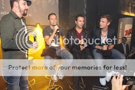 http://i249.photobucket.com/albums/gg240/Helly_K/Backstreet%20Boys/a568ba76d8.jpg