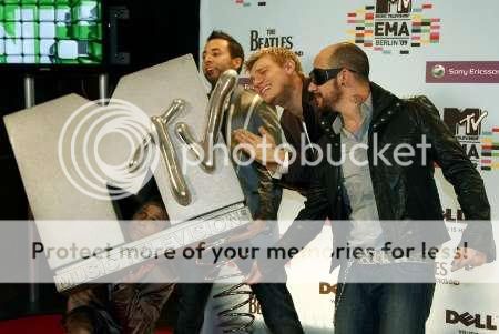 http://i249.photobucket.com/albums/gg240/Helly_K/Backstreet%20Boys/r3.jpg