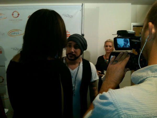http://i249.photobucket.com/albums/gg240/Helly_K/pokerhowieajcharity.jpg